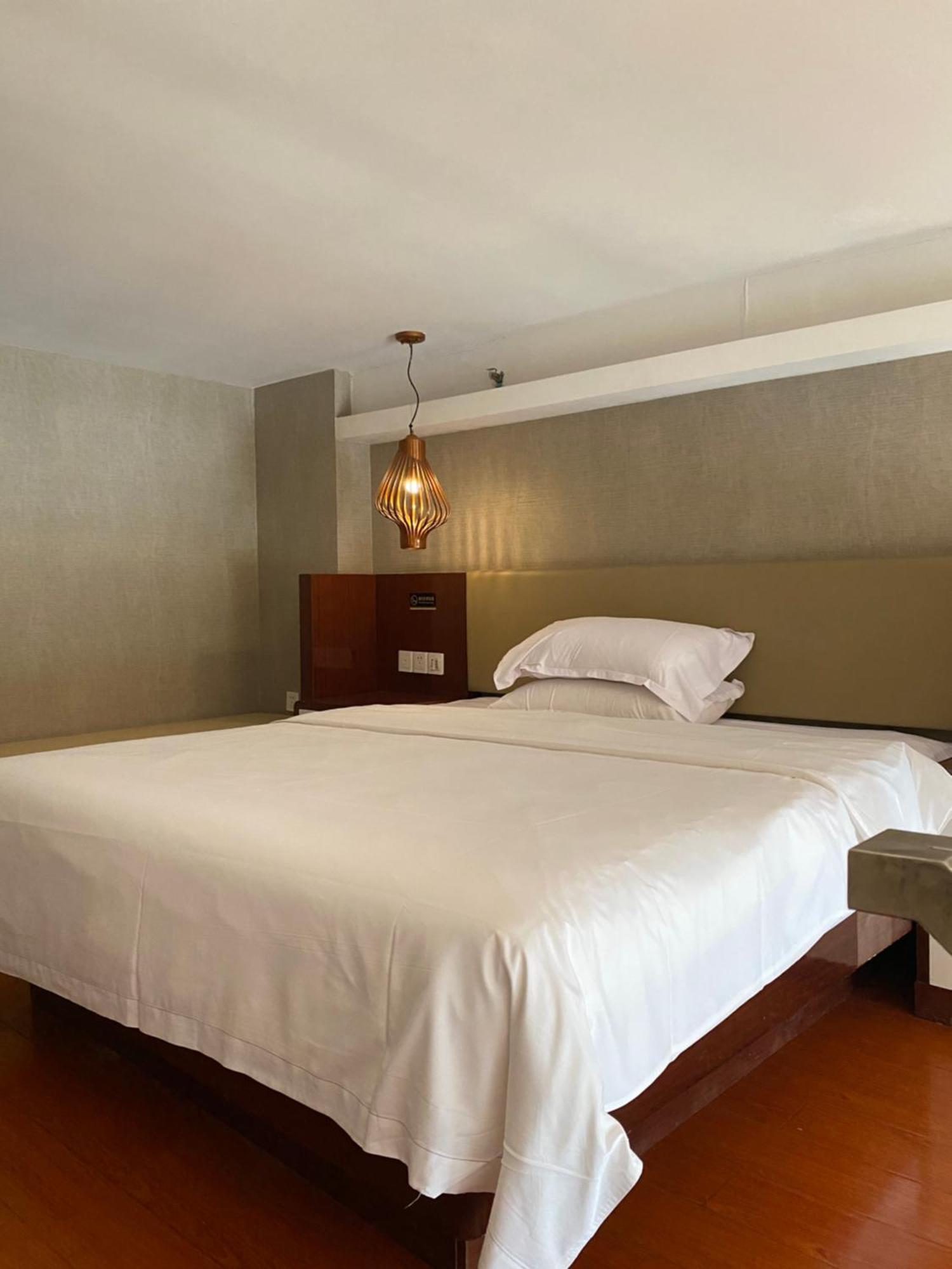 April Fair Duplex Apartment Guangzhou South Railway Station Ao Yuan Yue Shi Dai Branch Экстерьер фото