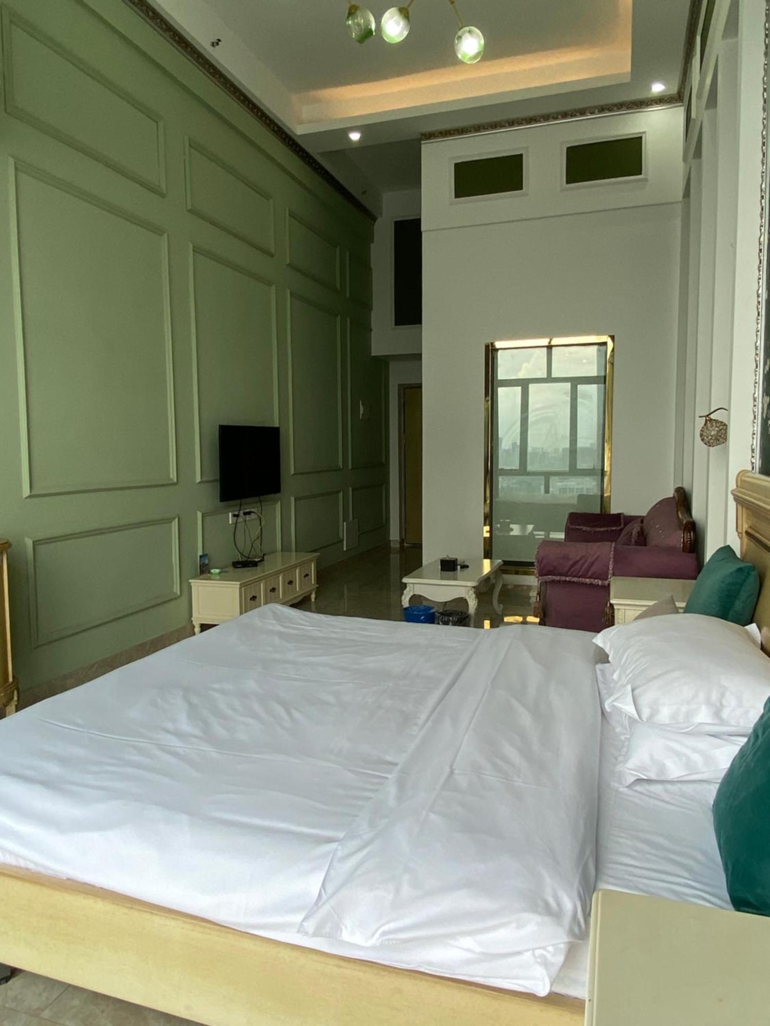 April Fair Duplex Apartment Guangzhou South Railway Station Ao Yuan Yue Shi Dai Branch Экстерьер фото